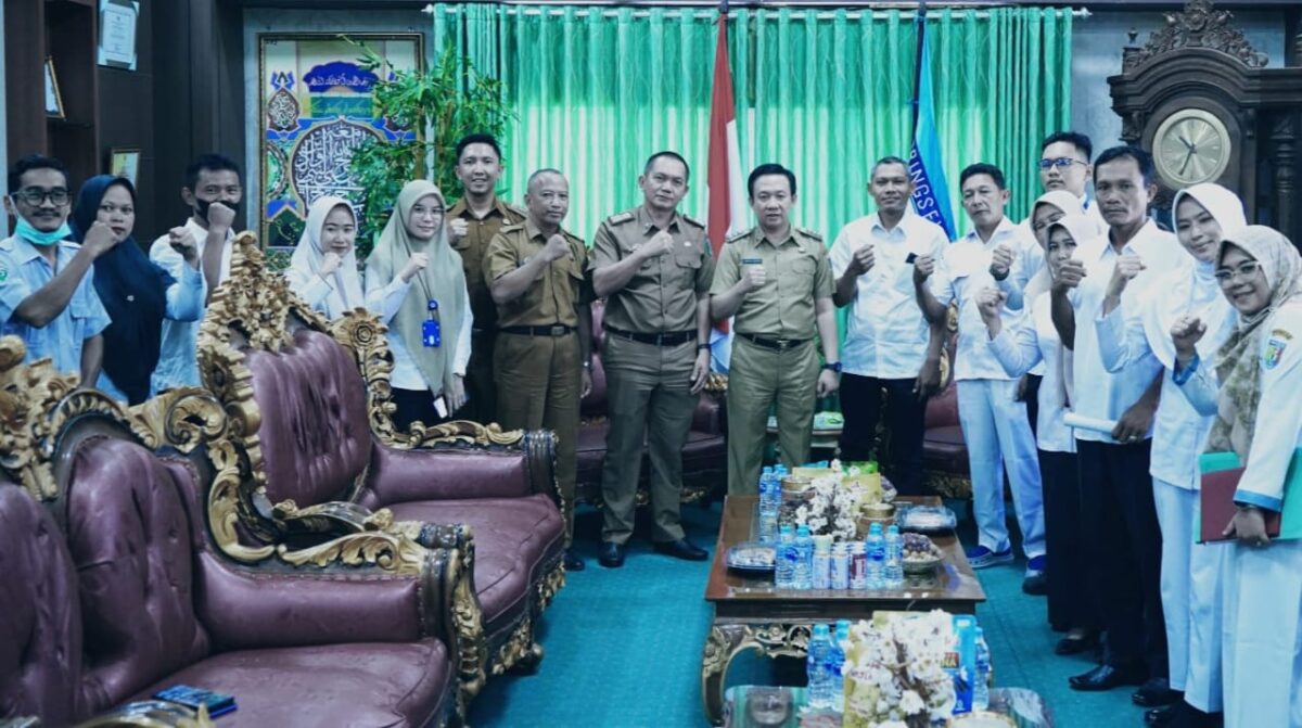 Forum Komunikasi Honorer Nakes dan Non Nakes Pringsewu saat diterima Pj Bupati Marindo Kurniawan, Selasa, 15 Oktober 2024.