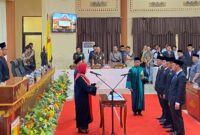 Pelantikan Empat Pimpinan DPRD Tanggamus oleh Ketua PN Kota Agung Eva Susiana di ruang sidang DPRD setempat, Rabu 16 Oktober 2024 | Herdi/Media Prioritastv.com.