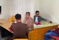 Kedua tersangka saat dilimpahkan ke Kejari Tanggamus, Kamis 17 Oktober 2024.