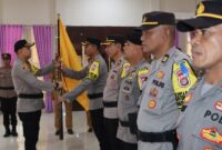 Penyerahan bendera Komite Olahraha Polres Tanggamus kepada Ketua Umum, Selasa 22 Oktober 2024.