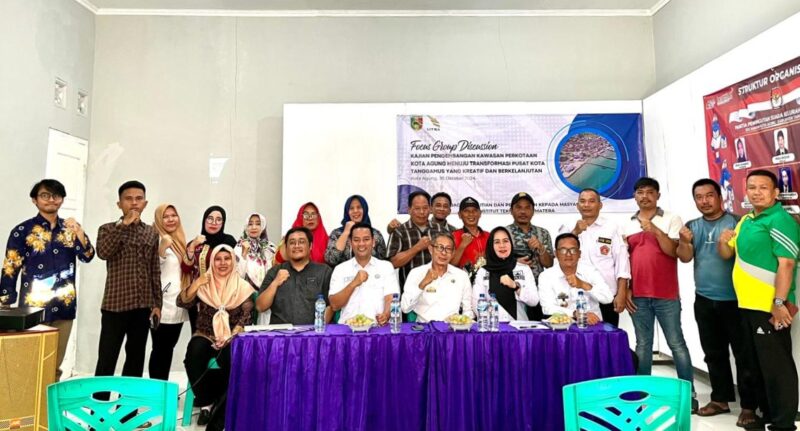 Foto bersama usai Diskusi Itera dan pemerintah Kecamatan Kota Agung, Tanggamus, Rabu 30 Oktober 2024.