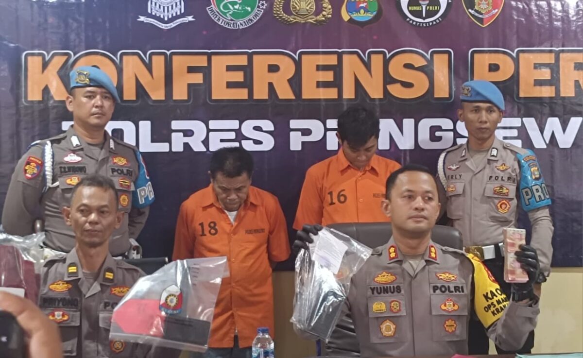 Kapolres Pringsewu AKBP M. Yunnus saat menyampaikan konferensi pers di Mapolres setempat, Kamis 31 Oktober 2024 | Davit/Media Prioritastv.com.