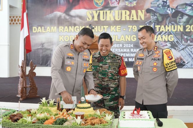 
 Puncak Peringatan HUT Ke-79 TNI, Polres Tulang Bawang Berikan Surprise di Tiga Lokasi Berbeda