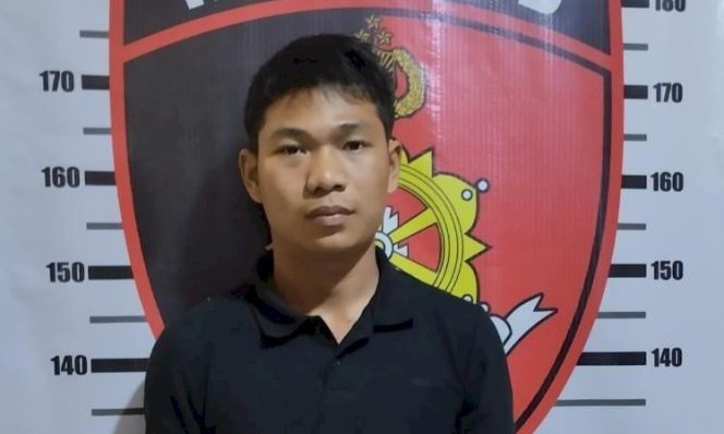 Tersangka Rio saat diamankan di Polres Metro, Lampung.
