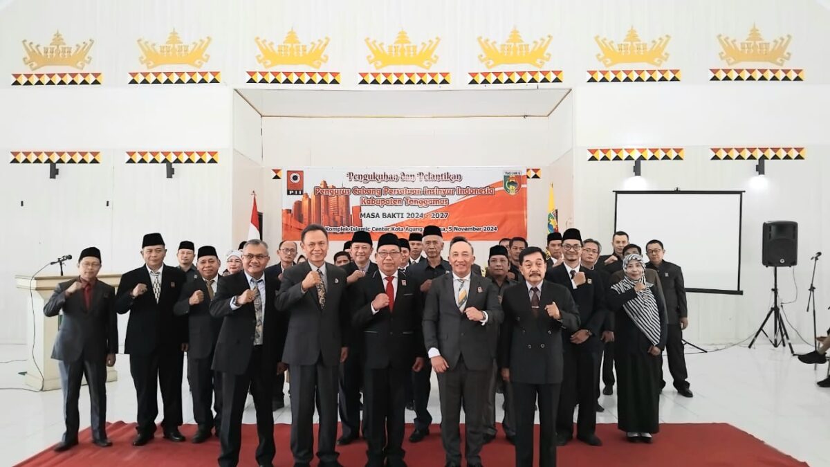 Foto bersama Pengurus Persatuan Insinyur Indonesia Tanggamus di Islamic Center Kota Agung, Selasa 5 Nopember 2024.
