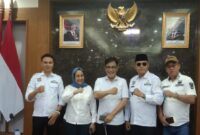 Ketua Apdesi Tanggamus Mirza YB dan jajarang pengurus saat foto bersama BP Taskin di Gedung Kementerian Sekretariat Negara, Kompleks Istana Kepresidenan, Jakarta Pusat, pada Jumat (8/11/2024) | Dok. Mirza YB.