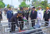 Kapolda Lampung Irjen Helmy Santika Pimpin Ziarah Hari Pahlawan di Makam Pahlawan