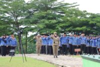 Wanita Pol PP Tanggamus Shinta Karselin saat menjadi Komandan Upacara Hari Pahlawan dan HKN Pemkab setempat, Senin 12 November 2024 | Herdi/Media Prioritastv.com.