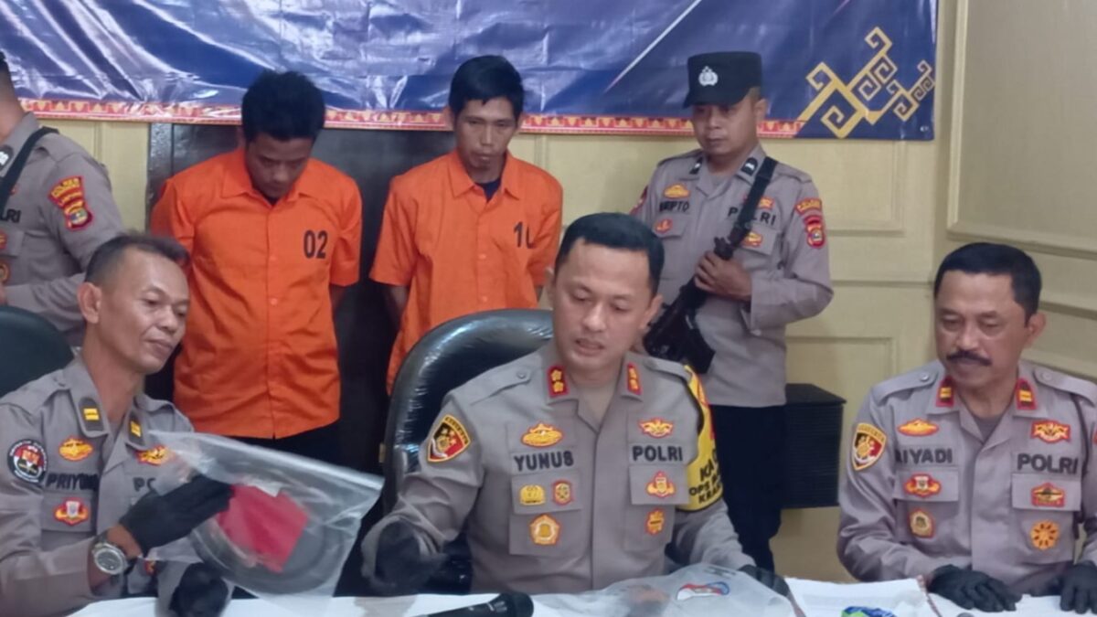 Kapolres Pringsewu AKBP M. Yunnus Saputra saat menggelar jumpa pers di Mapolsek Sukoharjo, Senin 11 November 2024 | Davit/Media Prioritastv.com.