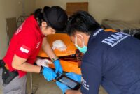 Identifikasi mayat oleh Inafis Polres Pesisir Barat.