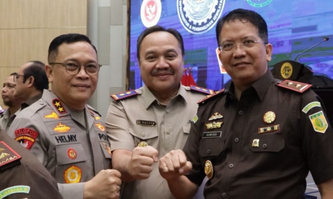 
 Kapolda Lampung Irjen Helmy Santika usai menerima Pin Emas Kementerian ATR/BPN di Jakarta, Rabu 13 November 2024 | Dok. Humas Polda Lampung.