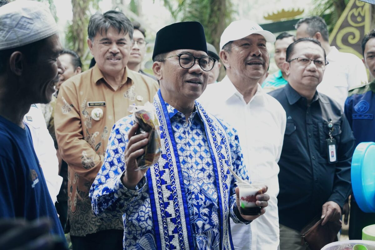 Menteri Desa PDT saat Mengunjungi Pringsewu, Sabtu 16 November 2024.