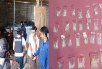 Kolase foto saat penggerebekan dan barang bukti yang diamankan Polres Lampung Tengah.