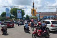 Unjuk rasa massa Wahdi-Qomaru Calon Walikota Metro Nomor Urut 2.