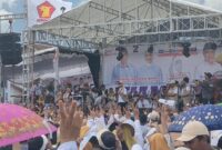 Ribuan Pendukung H. Moh Saleh Asnawi - Agus Suranto di Lapangan Tangsi Talang Padang, Sabtu 23 November 2024 | Edi Hidayat/Media Prioritastv.com.