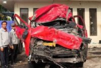 Kendaraan yang terlibat kecelakaan saat diamankan di PJR Purwakarta.