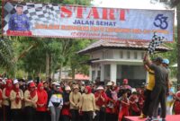 Start jalan sehat meriahkan HUT ke 53 Korpri Lampung Barat, Sabtu 23 November 2024.