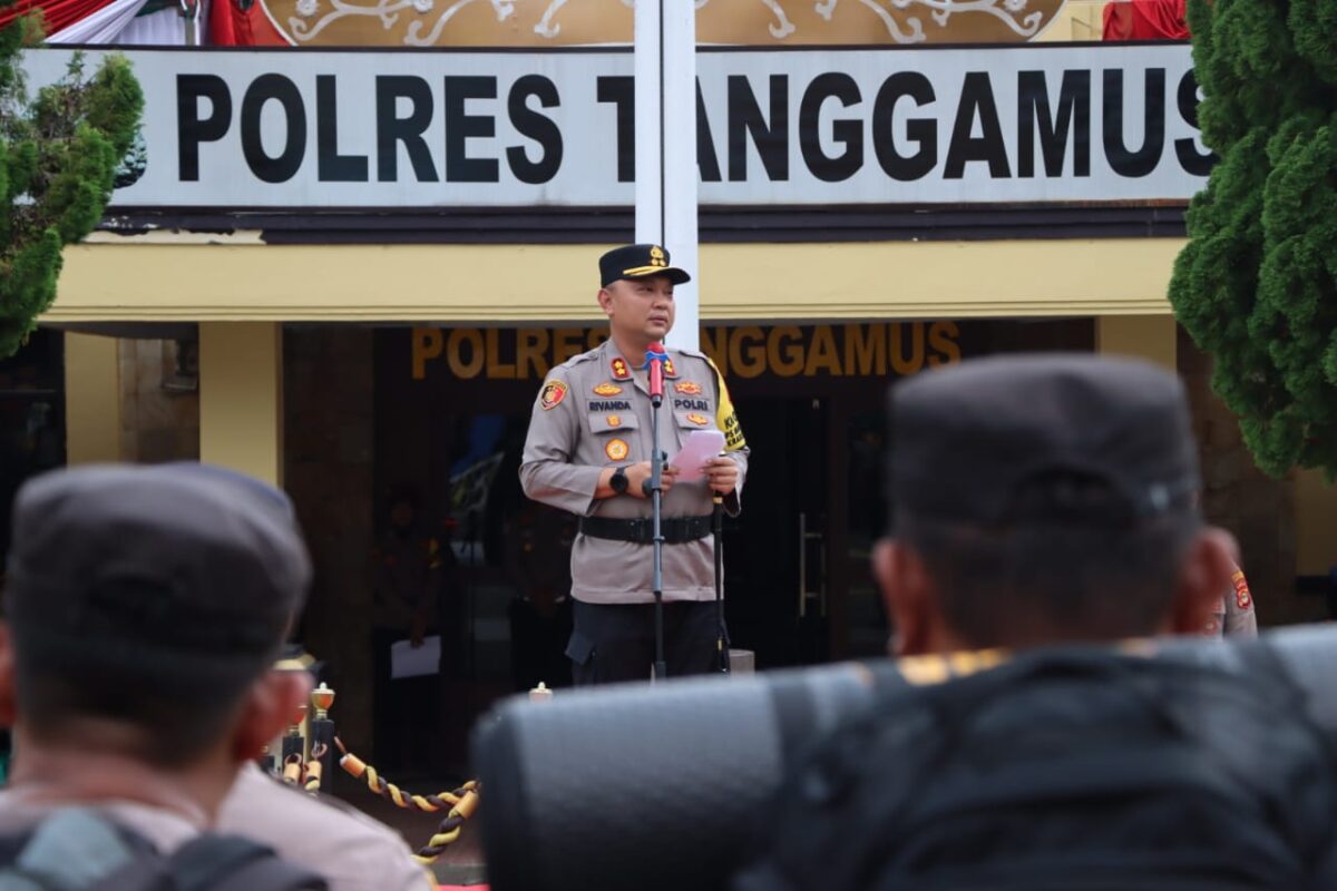 Kapolres Tanggamus AKBP Rivanda saat memberikan arahan Netralitas kepada personelnya dalam pelepasan pengamanan TPS, Minggu 25 November 2024 | Dok. Humas Polres Tanggamus.