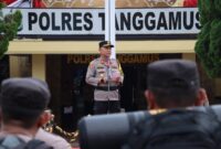 Kapolres Tanggamus AKBP Rivanda saat memberikan arahan Netralitas kepada personelnya dalam pelepasan pengamanan TPS, Minggu 25 November 2024 | Dok. Humas Polres Tanggamus.