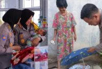 Kolase foto saat bayi berada di rumah sakit dan saat baru  pertama kali ditemukan.