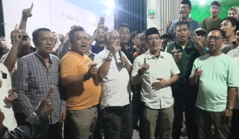 Pasangan Berani dan Pendukungnya saat Merayakan Kemenangan, Rabu 27 November 2024, malam | Suroso/Media Prioritastv.com.