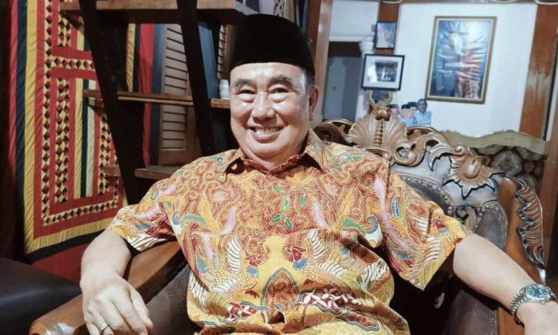 Bupati terpilih Tanggamus, H. Moh. Saleh Asnawi saat berada di kediamannya.