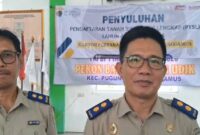 Ketua Tim PTSL ATR/BPN Tanggamus Ahmad Afandi saat memberikan keterangan di Balai Pekon Banjar Agung Udik, Pugung, Selasa 12 November 2024 | Asrul Ariski/Media Prioritastv.com.