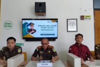 Kajari Tanggamus Adi Fakhruddin saat menggelar jumpa pers di Kantor Kejari setempat, Rabu 13 November 2024 | Herdi/Media Prioritastv.com.