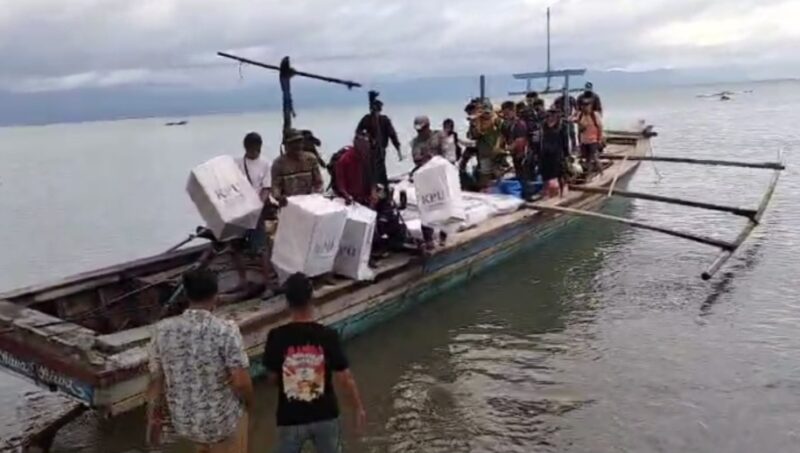 Pengembalian Kotak Suara asal Wilayah Terpencil di Pematang Sawa Tanggamus via Jalur Laut, Kamis 28 November 2024.