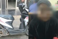 Kolase foto barang bukti sepeda motor dan tersangka penadahan motor curian yang ditangkap polisi, Kamis 31 Oktober 2024.