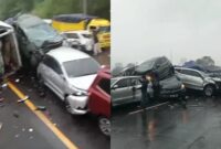 Kendaraan bertumpuk saling tindih usai kecelakaan di tol Purbaleunyi, Jawa Barat  Senin 12 November 2024.