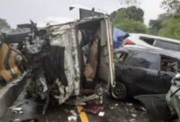 Kondisi truk paska kecelakaan beruntun di Tol Cipularang, Senin 11 November 2024.