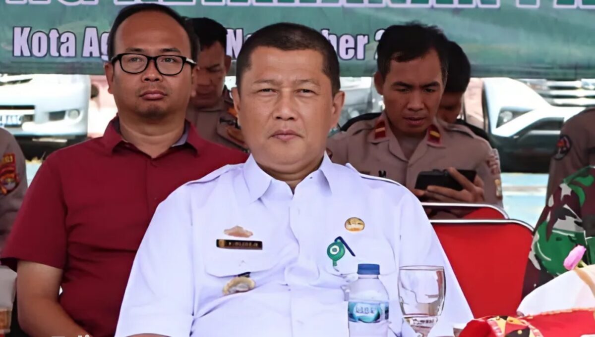 Asisten Bidang Ekonomi Pembangunan Hendra Wijaya Mega.