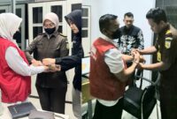 Kedua tersangka saat diborgol penyidik Kejari Pringsewu selanjutnya ditahan di Rutan Kota Agung, Senin 2 Desember 2024 | Dok. Kejari Pringsewu.