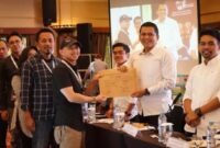 KPU Purwakarta saat menyerahkan hasil pleno perhitungan suara tingkat kabupaten, Selasa 3 Desember 2024.