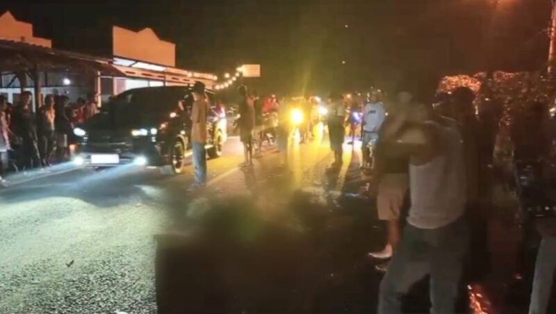 Kondisi TKP kecelakaan dan jenazah korban yang masih berada di jalan, Sabtu 7 Desember 2024, malam | Tangkapan Layar Video.