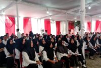 225 peserta tes PPPK Pemkab Tanggamus tahun 2024  bersiap sebelum memasuki ke ruangan tes sistem CAT di Universitas Saburai Bandar Lampung pada hari pertama, kemarin Minggu 8 Desember 2024.