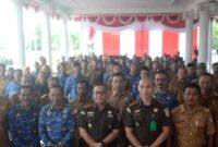 Foto bersama usai penyuluhan hukum Hari Anti Korupsi Sedunia 2024 di Kejari Pringsewu, Senin 9 Desember 2024.