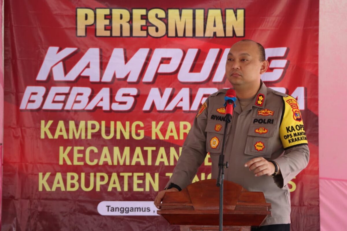 Kapolres Tanggamus AKBP Rivanda saat meresmikan Kampung Bebas Narkoba di Pekon Karang Rejo, Semaka, Tanggamus, Senin 16 Desember 2024 | Dok. Polres Tanggamus.