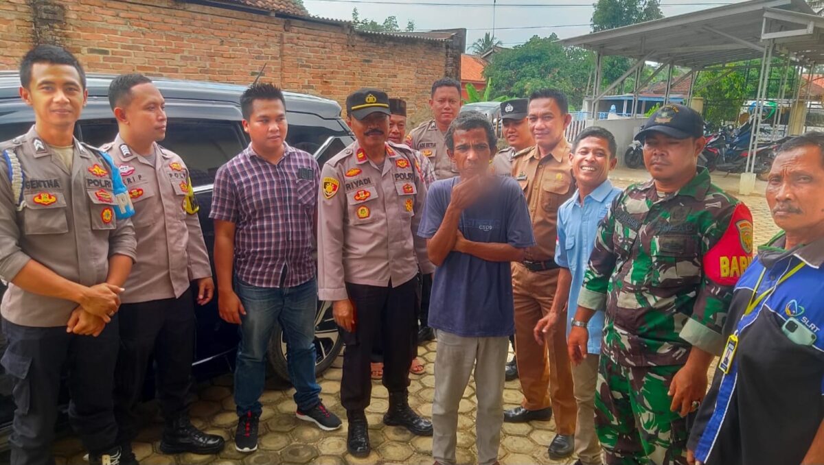 Tim gabungan saat akan melepas Afriawan menuju ke Panti Rehabilitasi Srikandi Lampung Tengah, Senin, 16 Desember 2024.