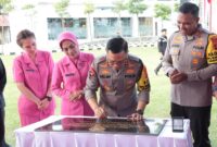 Kapolda Lampung saat meresmikan Pelayanan Kepolisian (MPK) “Tatag Trawang Tungga” di Mapolres Tulang Bawang, Jumat (20/12/2024).