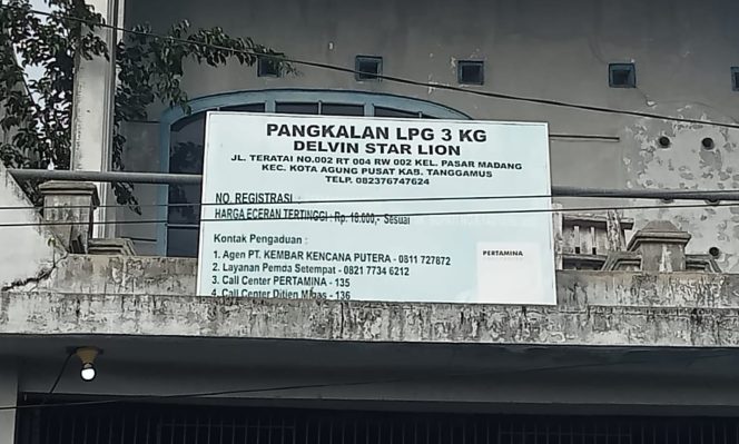 
 Pangkalan Elpiji Delvin Star Lion di Kelurahan Pasar Madang, Kota Agung, Tanggamus yang izinnya dicabut | Dok. LPKNI Tanggamus.