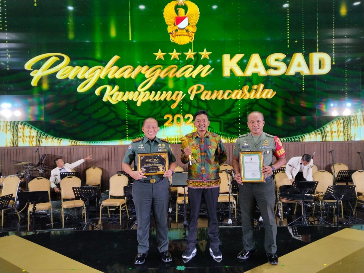 Penyerahan Penghargaan di Gedung Aula AH Nasution Mabesad, Jakarta, pada Jumat, 20 Desember 2024, malam.