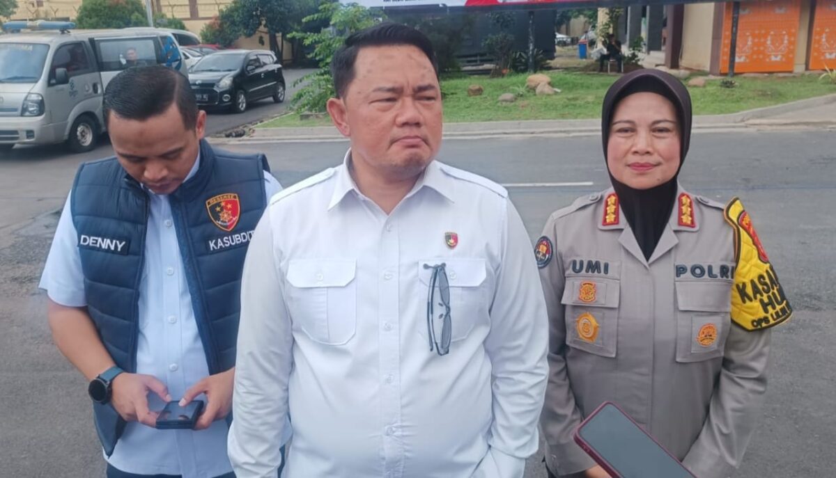 Dirreskrimsus Polda Lampung, Kombes Pol Donny Arief Praptomo saat memberikan keterangan.