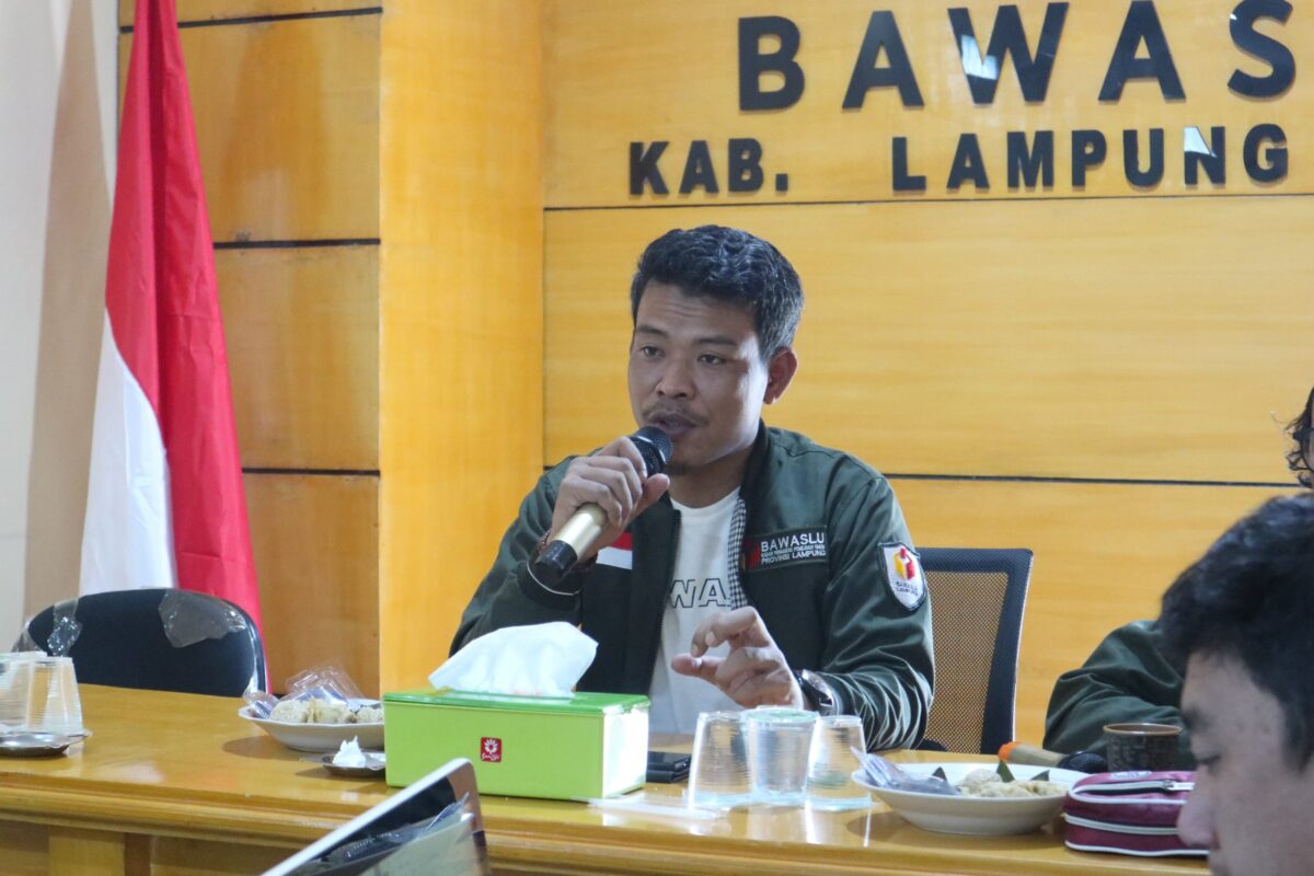 Koordinator Divisi Hukum, Parmas dan Humas Tamam Mulhadi saat menyampaikan arahan.