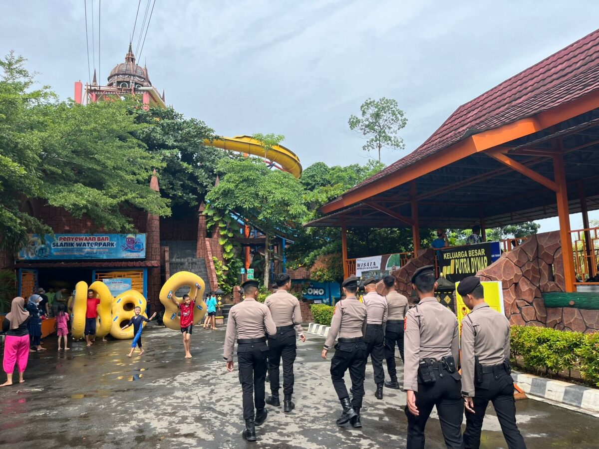 Pengamanan Slanik Waterpark oleh Polda Lampung, Kamis 26 Desember 2024 | Dok. Humas Polda Lampung.