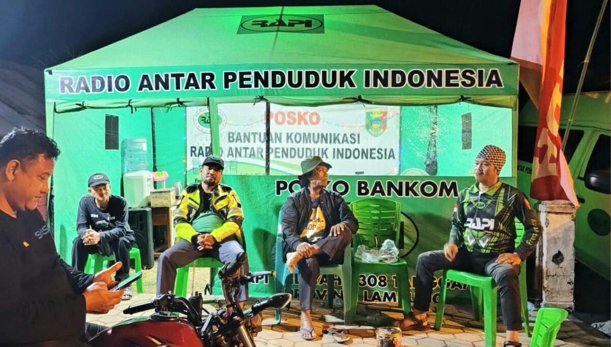 Situasi Posko Bankom RAPI Lokal 2 Tanggamus di Jalan Ir Juanda, Kota Agung, Tanggamus, Kamis 26 Desember 2024, malam | Herdi/Media Prioritastv.com.