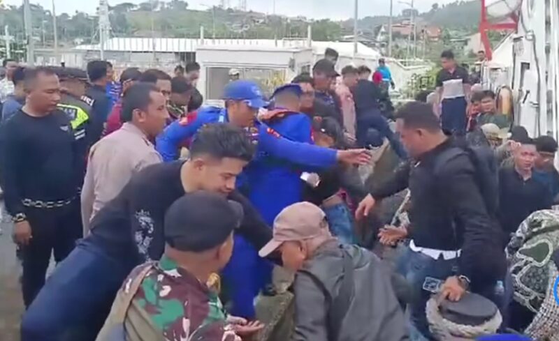 Evakuasi Penumpang Kapal Jagantara di Pelabuhan Bakauheni, Minggu 8 Desember 2024 | Dok. Istimewa.