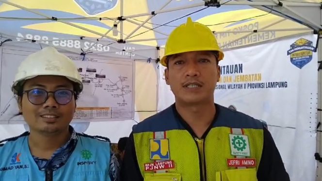 
 Jepri Amino, Tim Posko Nataru PPK 2.1 BPJN Lampung di Tanggamus saat memberikan keterangan, Jumat 27 Desember 2024 | Herdi/Media Prioritastv.com.