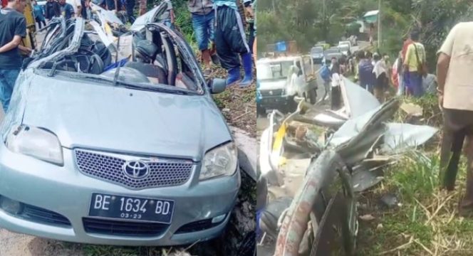 Kolase foto kondisi mobil vios yang mengalami kerusakan parah bagian belakang paska kecelakaan, Kamis 12 Desember 2024.